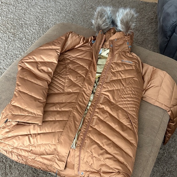 Columbia Women's XL winter coat NWOT - Picture 2 of 7